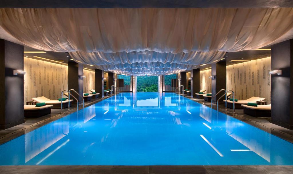 Отель Banyan Tree Chongqing Beibei Экстерьер фото